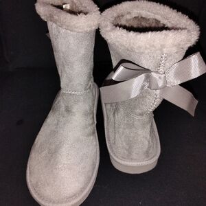 Cozy Gray Women's Boots